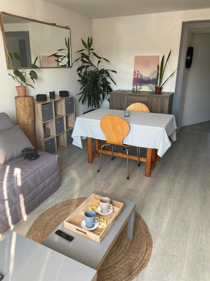 Grand F2 Au Calme Centre De Village Dampierre-les-Bois Экстерьер фото